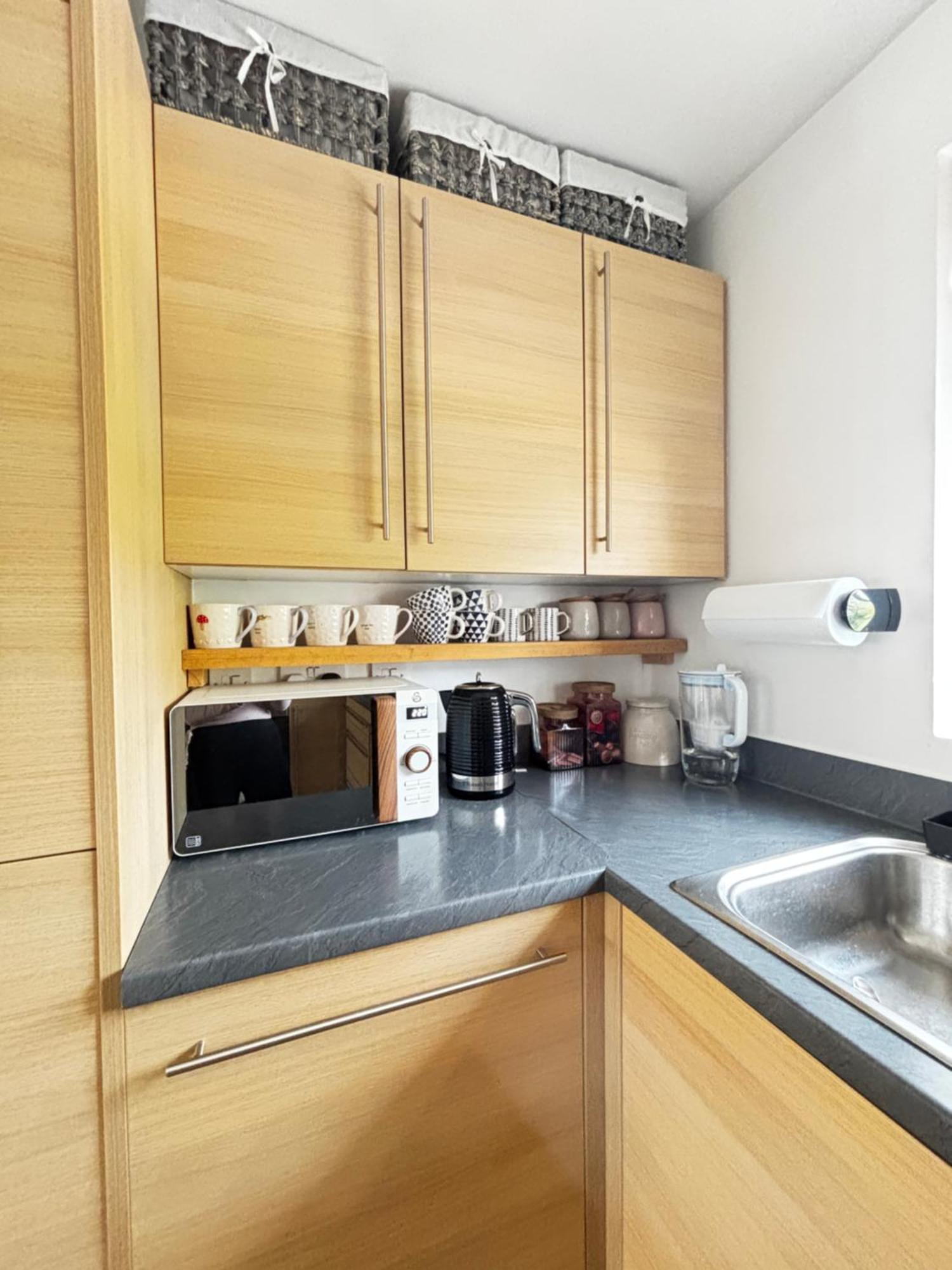 Delux Room With Private Parking, Sleeps 2, Perfect For Cotswold Getaway, Easy A419 Access Blunsdon Exteriör bild